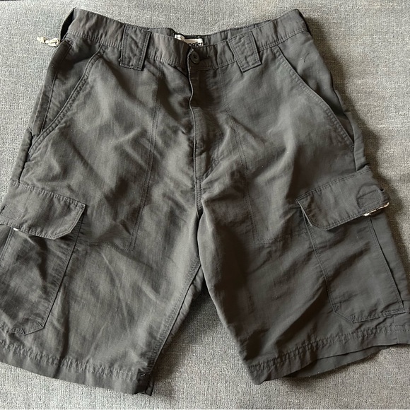 Wrangler Cargo Shorts - Picture 2 of 7